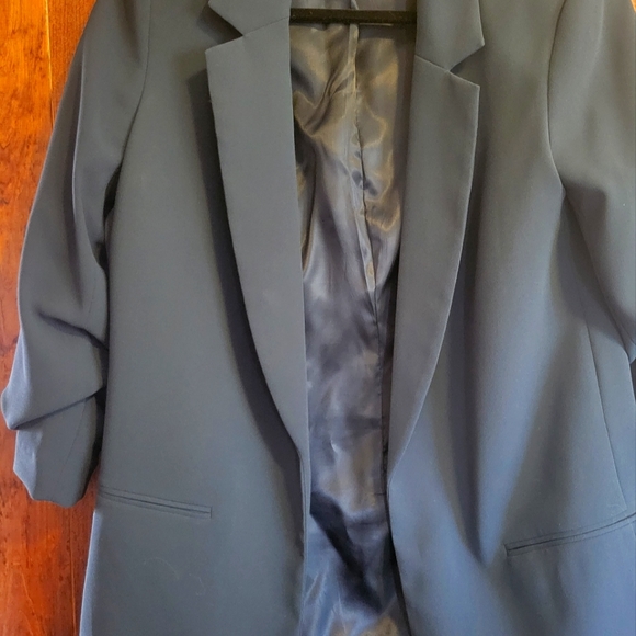 H&M suit jacket - Picture 3 of 3